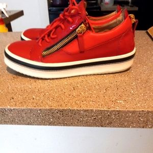 Zanottis size 8 red